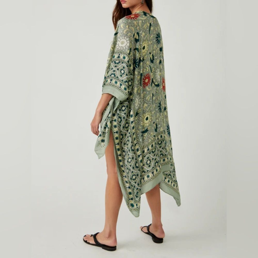 FREE PEOPLE MAGIC DANCE BORDER PRINT KIMONO LIVHT GREEN ONE SIZE - Picture 5 of 9